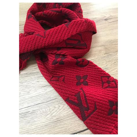 echarpe rouge louis vuitton|prix foulard louis vuitton.